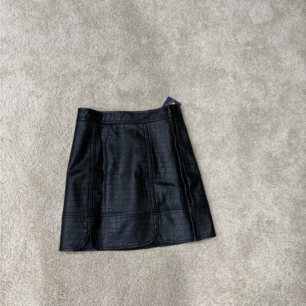 Skies Are Blue Black Textured Mini Skirt